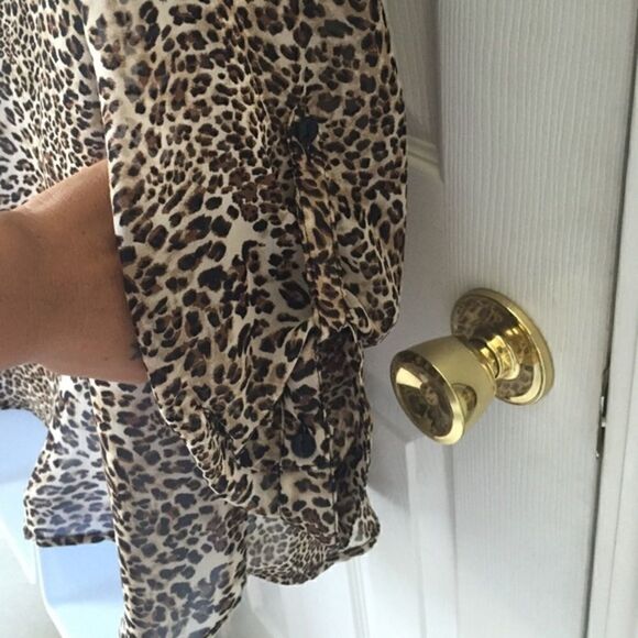 Button down Leopard blouse - Picture 3 of 3